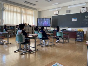 513 1.3.5学年　登校日_200513_0016