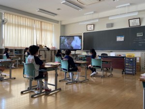 513 1.3.5学年　登校日_200513_0015